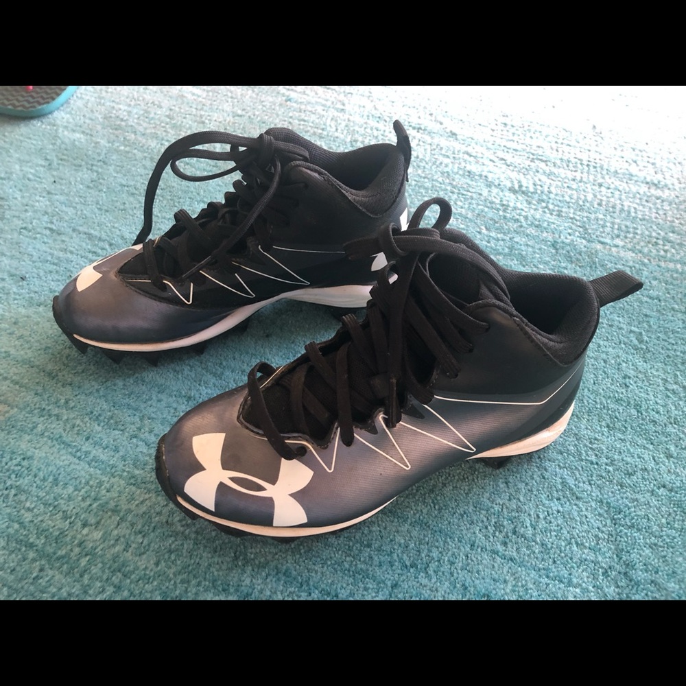 Under Armour Football Cleats Size 1Y